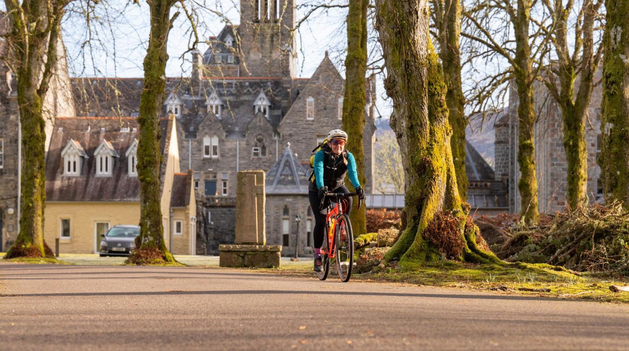 The Caledonian 3 Bedroom Self Catering Apartment In Historic Abbey Fort Augustus Exterior photo